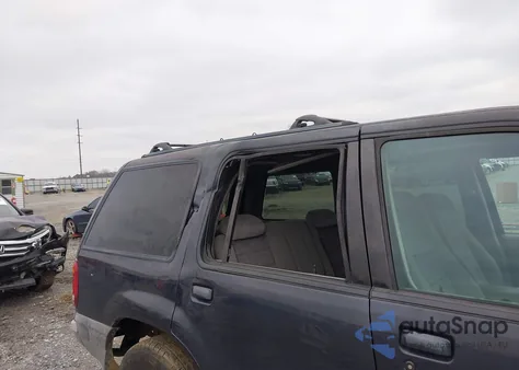 2000 Ford Explorer Xlt from USA, damaged, VIN 1FMZU73E1YUB13872